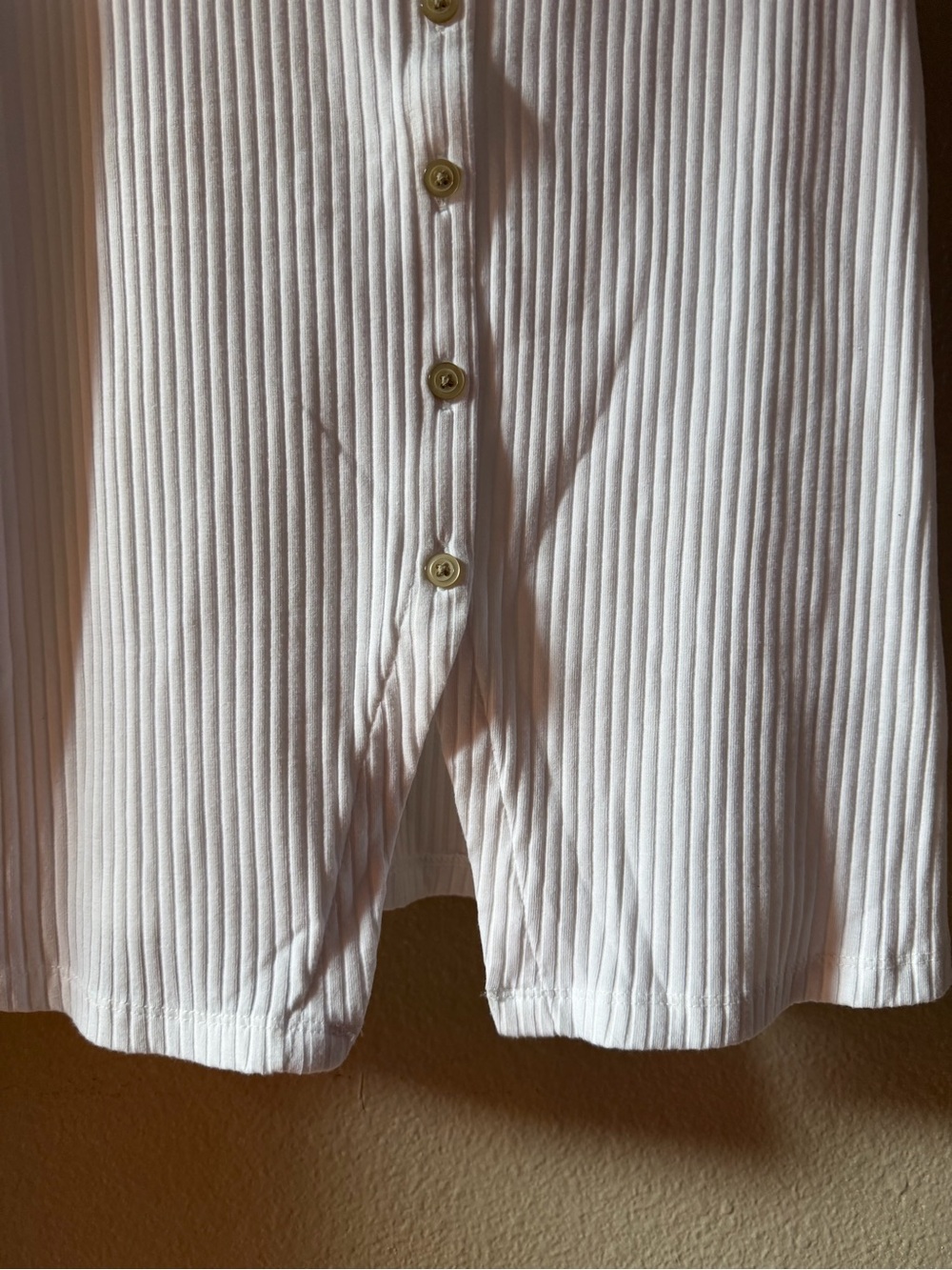 Old Navy White Ribbed Button-Front Tank - Picture 2 of 5
